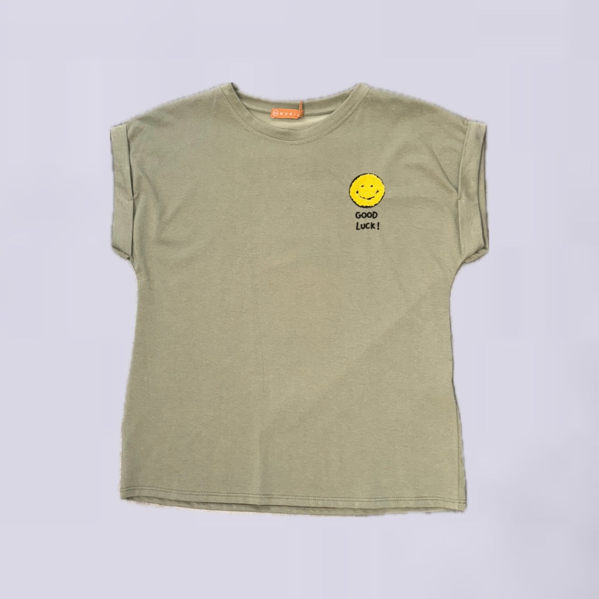 Schlichtes T-Shirt mit Smiley & Good Luck Motiv
