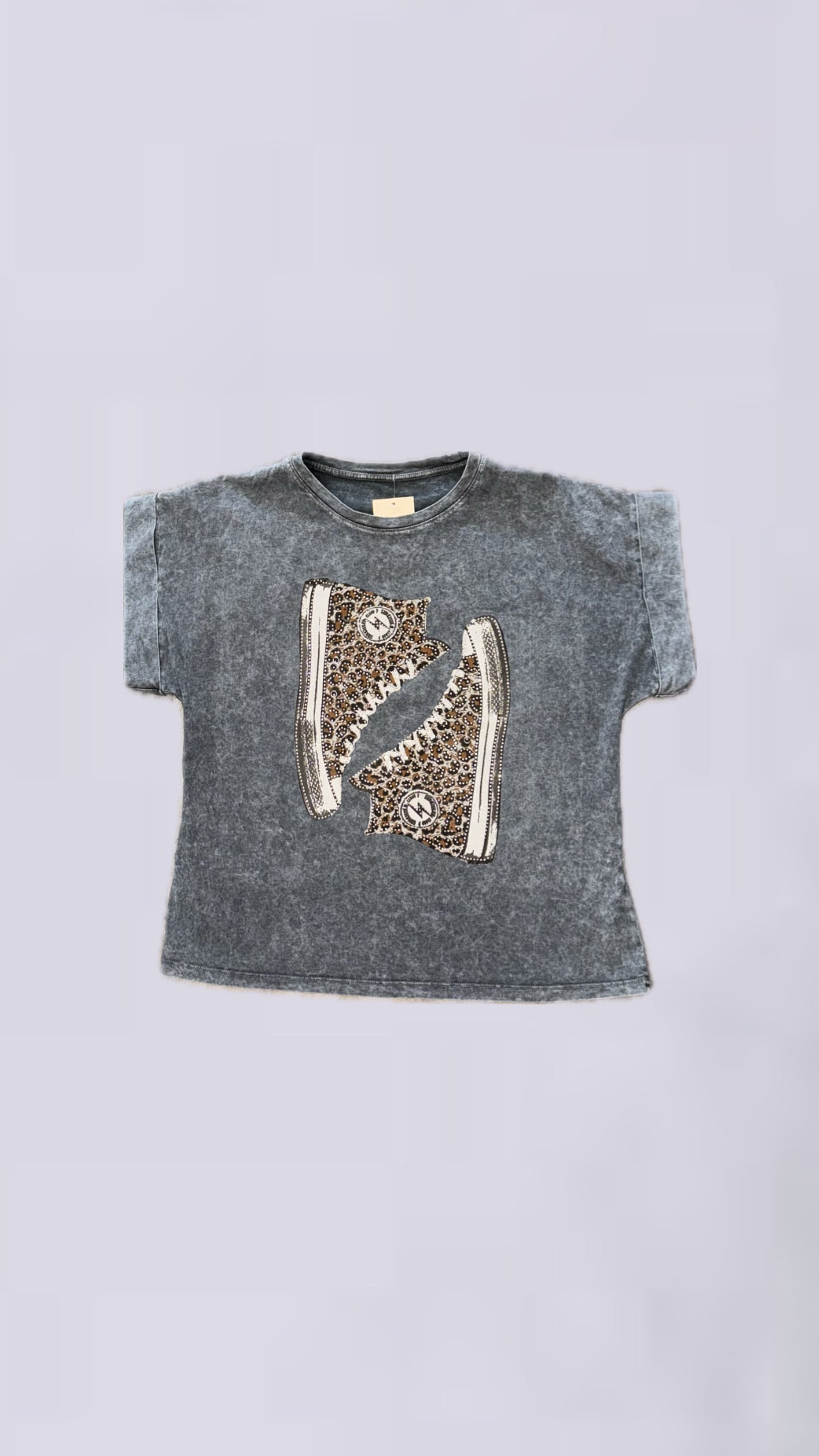 Verwaschenes Kurzarm-T-Shirt mit Chucks , Paris & Snoopy Motiv